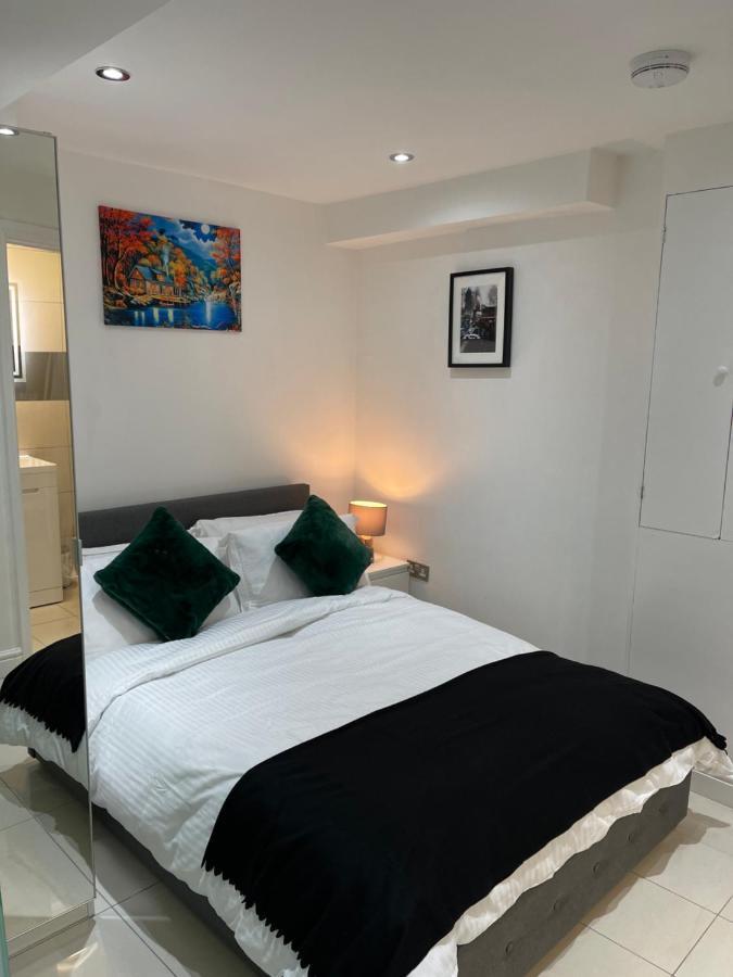 Modern 1 Bedroom Holiday Apartment In Southminster 外观 照片