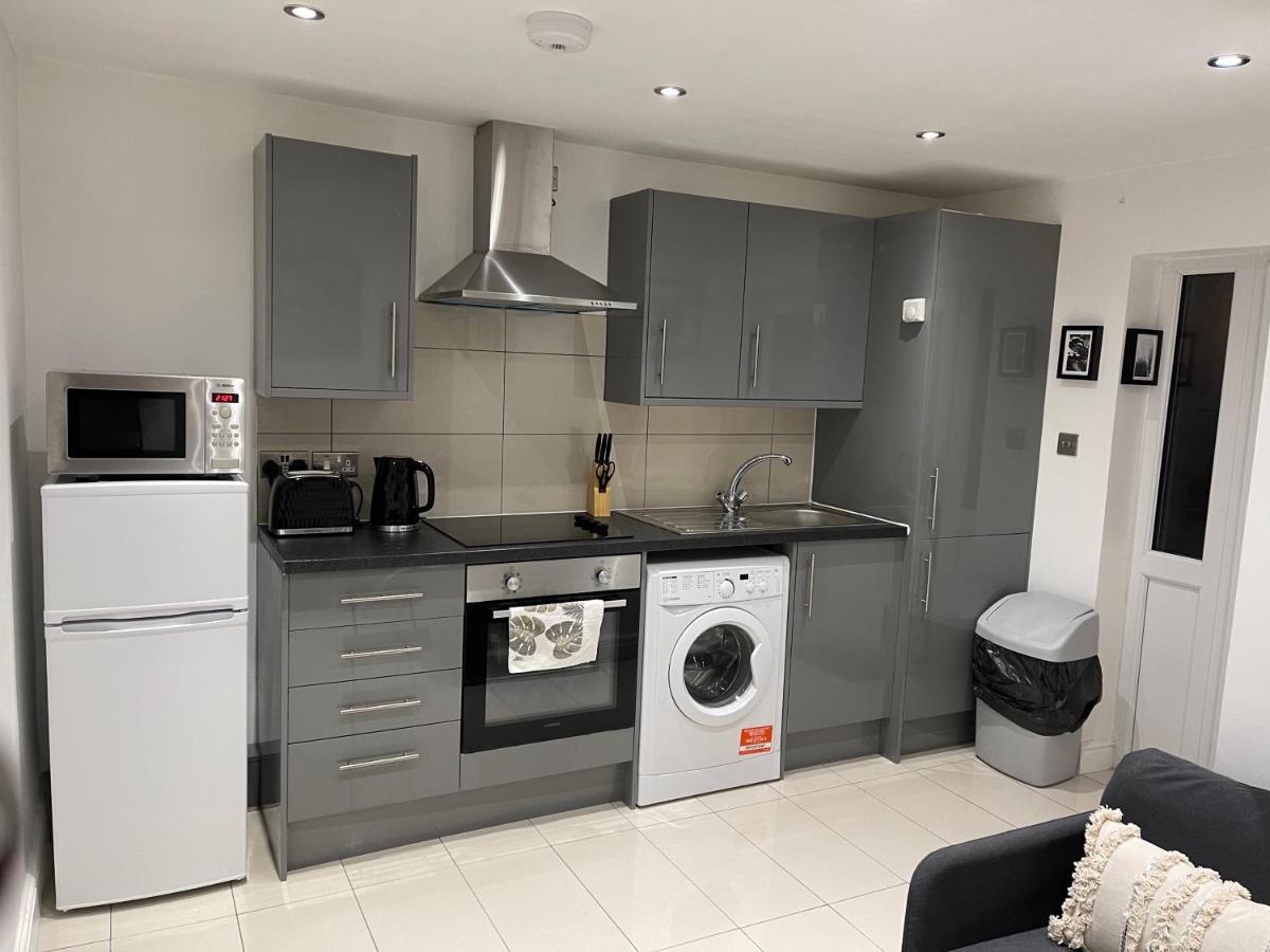 Modern 1 Bedroom Holiday Apartment In Southminster 外观 照片